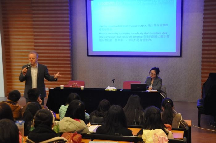 倫敦城市大學(xué)Stephen Cottrell教授到訪南京藝術(shù)學(xué)院推進聯(lián)合辦學(xué)項目